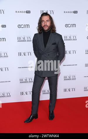 Pete Wicks assiste aux Beauty Awards au Honourable Artillery Club de Londres. Banque D'Images