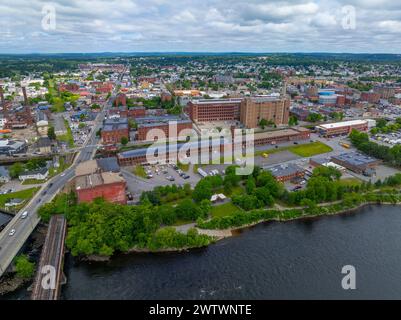 Atlantic Mills et Pemberton Park vue aérienne avec River Bridge au-dessus de la rivière Merrimack dans le centre-ville de Lawrence, Massachusetts ma, États-Unis. Le bâtiment historique Banque D'Images