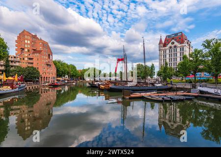 Vieux port dans la ville de Rotterdam, pays-Bas. Banque D'Images