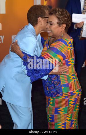 Karen Bass und Barbara Lee BEI der Premiere des Netflix-films 'Shirley' im Egyptian Theatre. Los Angeles, 19.03.2024 Banque D'Images