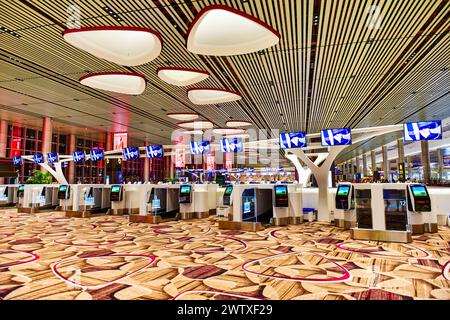 Aéroport de Changi, Singapour - OCTOBRE 3,2018 : kiosque d'enregistrement automatique, les passagers peuvent s'enregistrer eux-mêmes sur ce kiosque dans le terminal 4 est un nouveau bâtiment Banque D'Images