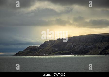 Vue sur Red Bay depuis Cushendall, comté d'Antrim, Irlande du Nord Banque D'Images