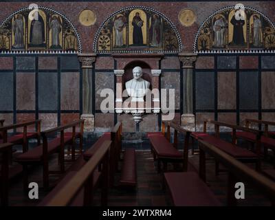 Intérieur de l'église de l'Université Newman dans la ville de Dublin, Irlande. Banque D'Images