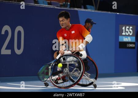 Tokyo, Japon. 20 mars 2024. Le Japonais Shingo Kunieda vu en action lors du match pour la médaille d'or de tennis en fauteuil roulant unique masculin le jour 11 à Tokyo 2020. Le japonais Shingo Kunieda a remporté la médaille d'or pour la quatrième fois en battant le néerlandais Tom Egberink. Le héros du pays hôte Shingo Kunieda, du Japon, a remporté la quatrième médaille d’or de sa carrière en battant Tom Egberink, des pays-Bas, en deux sets en simple masculin, samedi 4 septembre, dernier jour du tournoi de tennis en fauteuil roulant aux Jeux paralympiques de Tokyo 2020. Crédit : SOPA images Limited/Alamy Live News Banque D'Images