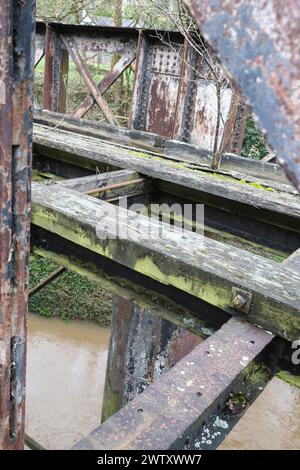 Autour de Redbrook un petit village dans la vallée de Wye dans le Gloucestershire Royaume-Uni. Pont Redbrook délabré au-dessus de la rivière Wye Banque D'Images