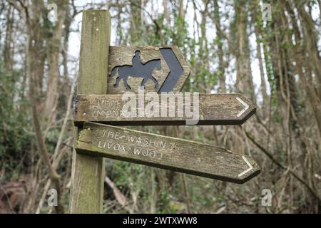 Autour de Redbrook un petit village dans la vallée de Wye dans le Gloucestershire UK signe de sentier à Monmouh Banque D'Images