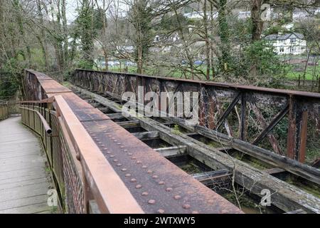 Autour de Redbrook un petit village dans la vallée de Wye dans le Gloucestershire Royaume-Uni. Pont Redbrook délabré au-dessus de la rivière Wye Banque D'Images