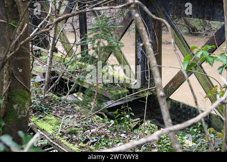 Autour de Redbrook un petit village dans la vallée de Wye dans le Gloucestershire Royaume-Uni. Pont Redbrook délabré au-dessus de la rivière Wye Banque D'Images