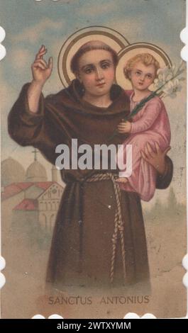 Carte sacrée antique colorée sur le développement Anthony tient l'enfant Jésus / Sanctus Antonius / préparé Antoni, ora pro nobis ! / Sancte Antoni / Páduai Szent Antal / Saint Anthony of Padua / préparé Antonie de Padoue priez pour nous Additional-Rights-clearences-not available Banque D'Images