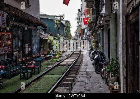 Train, Hanoi train Street, Hanoi, Vietnam Banque D'Images