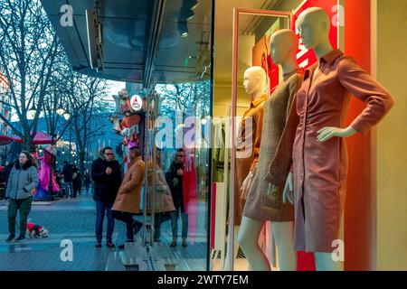 Vitrine sur la rue commerçante Vitosha .Sofia.Bulgaria.Europe. Banque D'Images