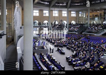 OLAF Scholz, Bundeskanzler, aufgenommen im Rahmen der Regierungserklaerung zum Europaeischen rat. Berlin, 20.03.2024. Berlin Deutschland *** Olaf Scholz, chancelier fédéral, enregistré dans le cadre de la déclaration du gouvernement sur le Conseil européen Berlin, 20 03 2024 Berlin Allemagne Copyright : xx Banque D'Images