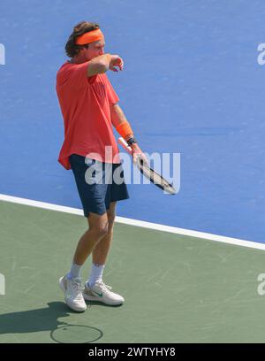 Dubaï, le 29 février 2024 - photo du russe Andrey Rublev s'entraînant avant le match plus tard dans la journée. Dubaï Duty Free Tennis Championships 2024, Banque D'Images