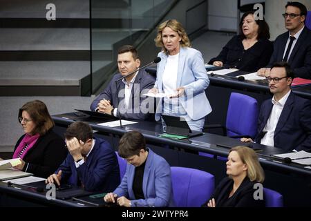 Steffi Lemke, Bundesministerin fuer Umwelt, Naturschutz, nukleare Sicherheit und Verbraucherschutz, aufgenommen waehrend der Regierungsbefragung im Deutschen Bundestag. Berlin, 20.03.2024. Berlin Deutschland *** Steffi Lemke, ministre fédéral de l'environnement, de la protection de la nature, de la sûreté nucléaire et de la protection des consommateurs, enregistré lors d'un interrogatoire du gouvernement au Bundestag allemand Berlin, 20 03 2024 Berlin Allemagne Copyright : xJaninexSchmitzxphotothek.dex Banque D'Images