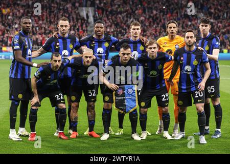 Madrid, Espagne, 13 mars 2024. Le FC Internazionale de départ onze s'alignera pour une photo d'équipe avant le coup d'envoi, rangée arrière ( de gauche à droite ) ; Marcus Thuram, Stefan de Vrij, Denzel Dumfries, Benjamin Pavard, Yann Sommer et Alessandro Bastoni, première ligne ( de gauche à droite ) ; Henrikh Mkhitaryan, Federico Dimarco, Lautaro Martinez, Nicolo Barella et Hakan Calhanoglu, dans le match de la Ligue des Champions de l'UEFA à Estadio Metropolitano, Madrid. Le crédit photo devrait se lire : Jonathan Moscrop / Sportimage Banque D'Images