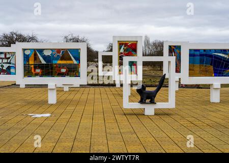 Le complexe commémoratif des enfants morts pendant la seconde Guerre mondiale, Sun Area. Krasny Bereg (Côte Rouge). Zhlobin. Région de Gomel. Bélarus. Mémorial du Banque D'Images