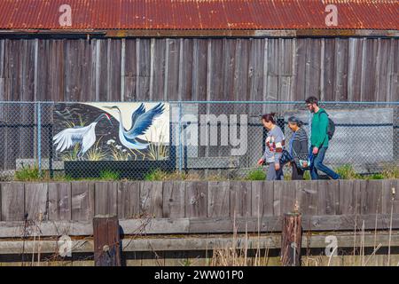 Les gens marchent le long du front de mer à Steveston Colombie-Britannique Canada Banque D'Images