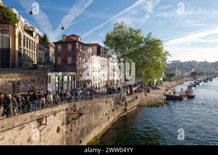 Portugal, Porto, Vila Nova de Gaia, caves à vin de Porto le long du fleuve Douro Banque D'Images