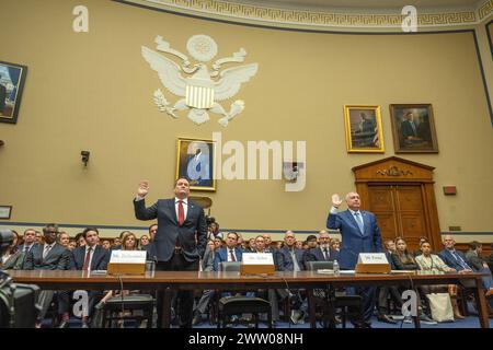 Washington, États-Unis. 20 mars 2024. Tony Bobulinski, ancien partenaire commercial de Hunter Biden, à gauche, et Lev Parnas, ancien associé commercial de Rudy Giuliani, à droite, ont prêté serment pour témoigner lors de l’audience du Comité de la Chambre des représentants des États-Unis sur la surveillance et la responsabilité intitulée «trafic d’influence: examinant l'abus de Joe Biden dans les bureaux de Rayburn House sur Capitol Hill à Washington, DC, USA, le mercredi 20 mars, 2024. photo de Ron Sachs/CNP/ABACAPRESS.COM crédit : Abaca Press/Alamy Live News Banque D'Images