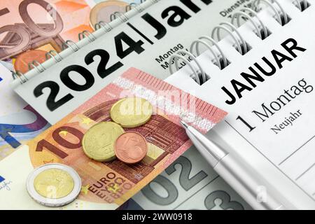 12,41 Euro salaire minimum allemand et calendrier 2024 janvier 1 lundi nouvel an Banque D'Images