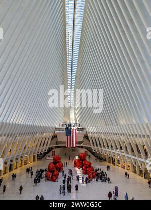 New York, NY - 20 février 2024 : à l'intérieur de la station de métro One World Trade Banque D'Images