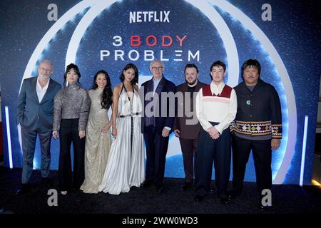 (De gauche à droite) Liam Cunningham, Zine Tseng, Eiza Gonzalez, Jess Hong, Jonathan Pryce, John Bradley, Alex Sharp et Benedict Wong assistent à la projection spéciale de 3 Body Problem de Netflix à Frameless, dans le centre de Londres. Date de la photo : mercredi 20 mars 2024. Banque D'Images