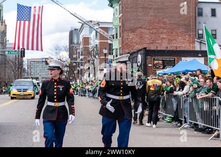 Des milliers de personnes sont venues apprécier, participer et célébrer à South Boston Allied War Veterans' South Boston Saint Patrick's Day Parade. Boston, ma Banque D'Images