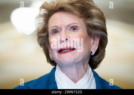 Washington, États-Unis. 20 mars 2024. Sénateur Debbie Stabenow, d-mi, prononce une conférence de presse après les déjeuners hebdomadaires du caucus sénatorial au Capitole des États-Unis à Washington, DC, le mercredi 20 mars 2024. Photo de Bonnie Cash/UPI crédit : UPI/Alamy Live News Banque D'Images