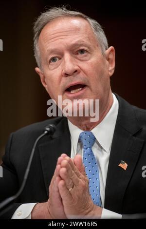 Washington, États-Unis d'Amérique. 20 mars 2024. Martin O'Malley, commissaire à l'administration de la sécurité sociale, comparaît devant une audience du Comité sénatorial sur le vieillissement pour examiner le respect de notre promesse aux personnes âgées et handicapées, en mettant l'accent sur l'état de la sécurité sociale aujourd'hui, dans l'édifice des bureaux du Sénat Dirksen à Washington, DC, le mercredi 20 mars 2024. Crédit : Rod Lamkey/CNP/SIPA USA crédit : SIPA USA/Alamy Live News Banque D'Images