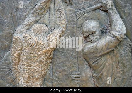 Le fléau au pilier - deuxième mystère douloureux. Sculpture en relief sur le mont Podbrdo (la colline des apparitions) à Medjugorje. Banque D'Images