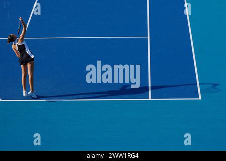 Miami, Floride, États-Unis. 20 mars 2024. Karolina Pliskova (République Tchèque) en première manche du tournoi de tennis de l'Open de Miami contre Donna Vekic (Croatie). (Crédit image : © Richard Dole/ZUMA Press Wire) USAGE ÉDITORIAL SEULEMENT! Non destiné à UN USAGE commercial ! Banque D'Images