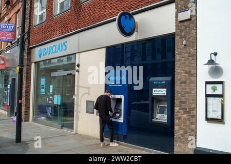 High Wycombe, Royaume-Uni. 20 mars 2024. Une succursale de Barclays Bank. Crédit : Maureen McLean/Alamy Banque D'Images