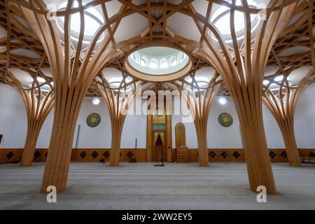 Arches voûtées en bois, la mosquée centrale de Cambridge, Cambridge, Angleterre Banque D'Images
