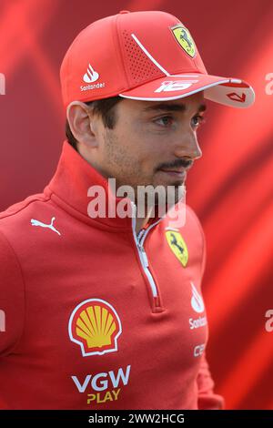 MELBOURNE, AUSTRALIE 21 mars 2024. Photo : 16 Charles Leclerc (MCO) Scuderia Ferrari dans le paddock du Rolex Australian Grand Prix FIA de formule 1 2024 3ème tour du 22 au 24 mars à l'Albert Park Street circuit, Melbourne, Australie. Crédit : Karl Phillipson/Alamy Live News Banque D'Images