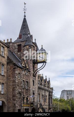 Tollbooth Tavern, construit en 1591., The Royal Mile, Édimbourg, Écosse, ROYAUME-UNI Banque D'Images