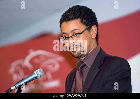 Photo de Vaughan Gething, qui a été confirmé comme nouveau premier ministre du pays de Galles par le parlement gallois hier. Il est photographié parlant lors d'un événement à Newport en novembre 2008. Banque D'Images