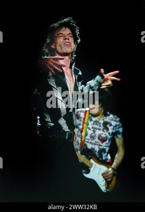 Mick Jagger des Rolling Stones à la Brixton Academy, Londres, Royaume-Uni juillet 1995 Banque D'Images