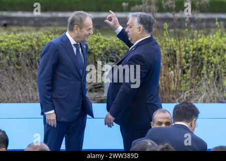 Bruxelles, Belgique. 21 mars 2024. Le premier ministre polonais Donald Tusk et le premier ministre hongrois Viktor Orban photographiés lors du sommet du conseil européen, jeudi 21 mars 2024 à Bruxelles. BELGA PHOTO NICOLAS MAETERLINCK crédit : Belga News Agency/Alamy Live News Banque D'Images