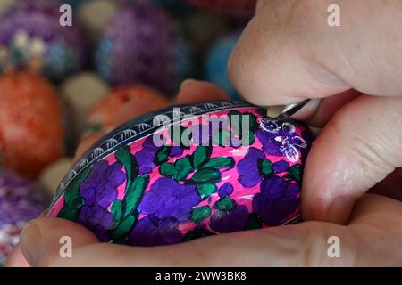 Borkovany, République tchèque. 21 mars 2024. Gratter des œufs de Pâques à Borkovany dans la région de Breclav, République tchèque, le 21 mars 2024. Crédit : Vaclav Salek/CTK photo/Alamy Live News Banque D'Images