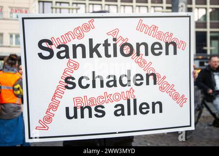 Mannheim, 20 ans. März 2024 : Kundgebung der OffGes – OFFENE GESELLSCHAFT KURPFALZ für den Stopp von weiteren Waffenlieferungen an die Ukraine und die Aufn Banque D'Images