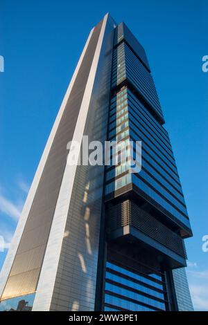 Repsol tower, vue de dessous. CTBA, Madrid, Espagne. Banque D'Images