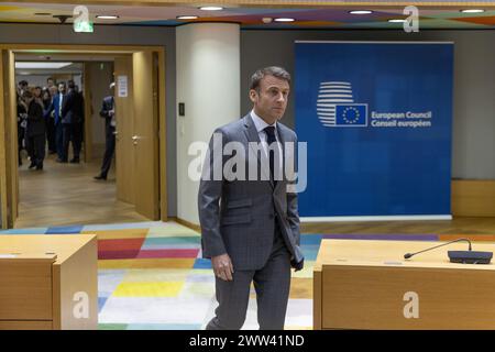 Bruxelles, Belgique. 21 mars 2024. Le président de la République française Emmanuel Macron arrive au sommet du conseil européen, jeudi 21 mars 2024 à Bruxelles. BELGA PHOTO NICOLAS MAETERLINCK crédit : Belga News Agency/Alamy Live News Banque D'Images