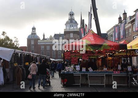 Goes, pays-Bas 3 octobre 2017 : jour de marché à Goes, une ville néerlandaise de la province de Zélande, avec environ 37,619 habitants Banque D'Images