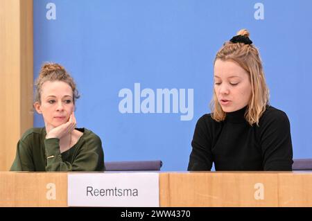 Helena Steinhaus und Carla Reemtsma BEI der Bundespressekonferenz zum Thema Klimageld - Wir zeigen, dass es möglich ist im Haus der Bundespressekonferenz. Berlin, 21.03.2024 *** Helena Steinhaus et Carla Reemtsma à la conférence de presse fédérale sur le thème de l'argent climatique nous montrons que c'est possible à la conférence de presse fédérale Berlin, 21 03 2024 Foto:XF.xKernx/xFuturexImagex klimageld 4304 Banque D'Images