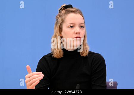 Carla Reemtsma BEI der Bundespressekonferenz zum Thema Klimageld - Wir zeigen, dass es möglich ist im Haus der Bundespressekonferenz. Berlin, 21.03.2024 *** Carla Reemtsma à la Conférence de presse fédérale sur l'argent climatique nous montrons que c'est possible dans la Maison de la Conférence de presse fédérale Berlin, 21 03 2024 Foto:XF.xKernx/xFuturexImagex klimageld 4318 Banque D'Images