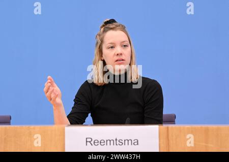 Carla Reemtsma BEI der Bundespressekonferenz zum Thema Klimageld - Wir zeigen, dass es möglich ist im Haus der Bundespressekonferenz. Berlin, 21.03.2024 *** Carla Reemtsma à la Conférence de presse fédérale sur l'argent climatique nous montrons que c'est possible dans la Maison de la Conférence de presse fédérale Berlin, 21 03 2024 Foto:XF.xKernx/xFuturexImagex klimageld 4314 Banque D'Images