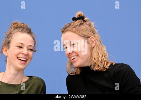 Helena Steinhaus und Carla Reemtsma BEI der Bundespressekonferenz zum Thema Klimageld - Wir zeigen, dass es möglich ist im Haus der Bundespressekonferenz. Berlin, 21.03.2024 *** Helena Steinhaus et Carla Reemtsma à la conférence de presse fédérale sur le thème de l'argent climatique nous montrons que c'est possible à la conférence de presse fédérale Berlin, 21 03 2024 Foto:XF.xKernx/xFuturexImagex klimageld 4309 Banque D'Images