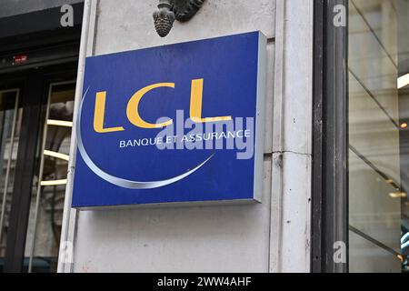 Lyon, France. 29 janvier 2024. LCL Banque illustration d'enseignes commerciales et de magasins à Lyon, France le 9 février 2024. Photo de Julien Reynaud/APS-médias/ABACAPRESS.COM crédit : Abaca Press/Alamy Live News Banque D'Images