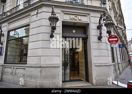 Lyon, France. 29 janvier 2024. LCL Banque illustration d'enseignes commerciales et de magasins à Lyon, France le 9 février 2024. Photo de Julien Reynaud/APS-médias/ABACAPRESS.COM crédit : Abaca Press/Alamy Live News Banque D'Images