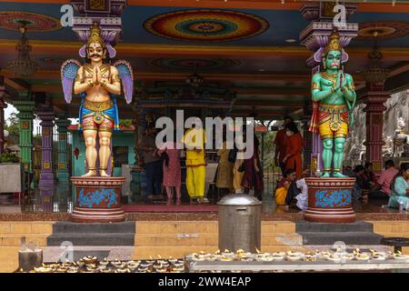 Visiteurs célébrant le festival hindou de Thaipusam, grottes de Batu en Malaisie, Kuala Lumpur Banque D'Images